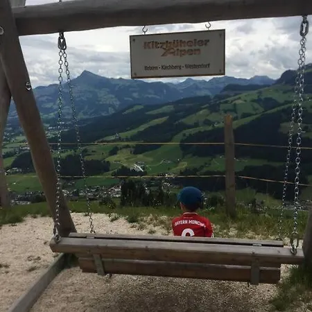 アパート Ski-in & Out Alpine Style Near Kitzbuehel