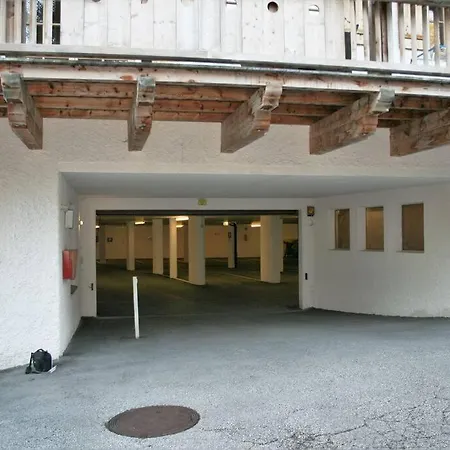 Ski-in & Out Alpine Style Near Kitzbuehel 公寓 *