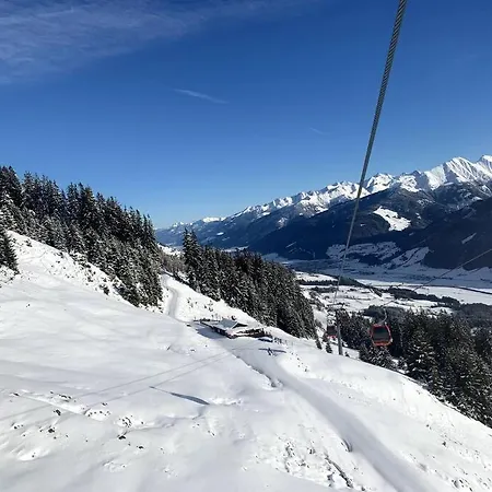公寓 Ski-in & Out Alpine Style Near Kitzbuehel 米特西尔